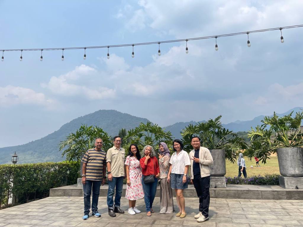 Tumbuh bersama komunitas